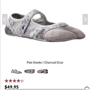 Ahnu Women's In Studi-om Shoe Sz. 7/8 NEVER WORN